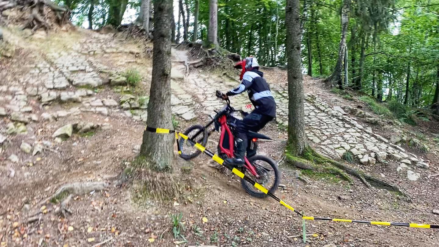 Endurofun Surron Trial opleiding - wedstrijd 2